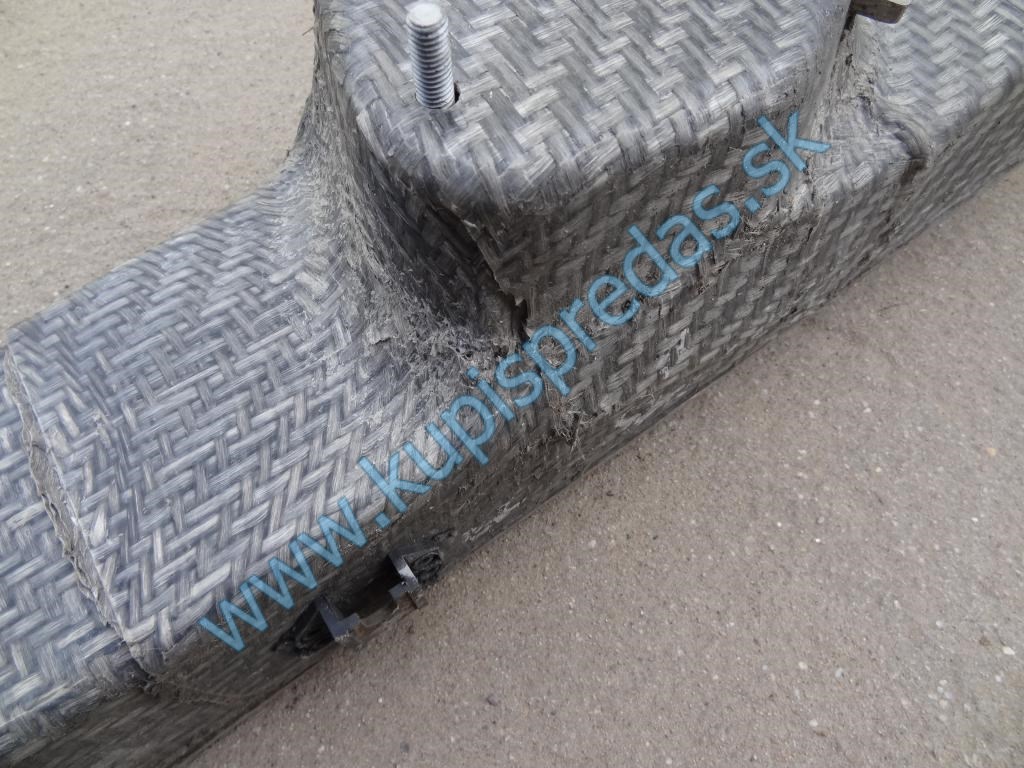 Výstuha-nosník zadného nárazníka BMW 3 E46 Carbon