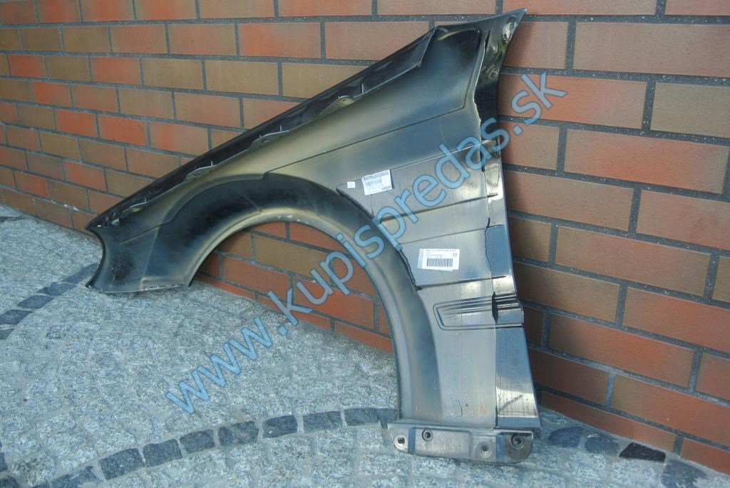 Predný pravý blatník MERCEDES CLK W209 AMG