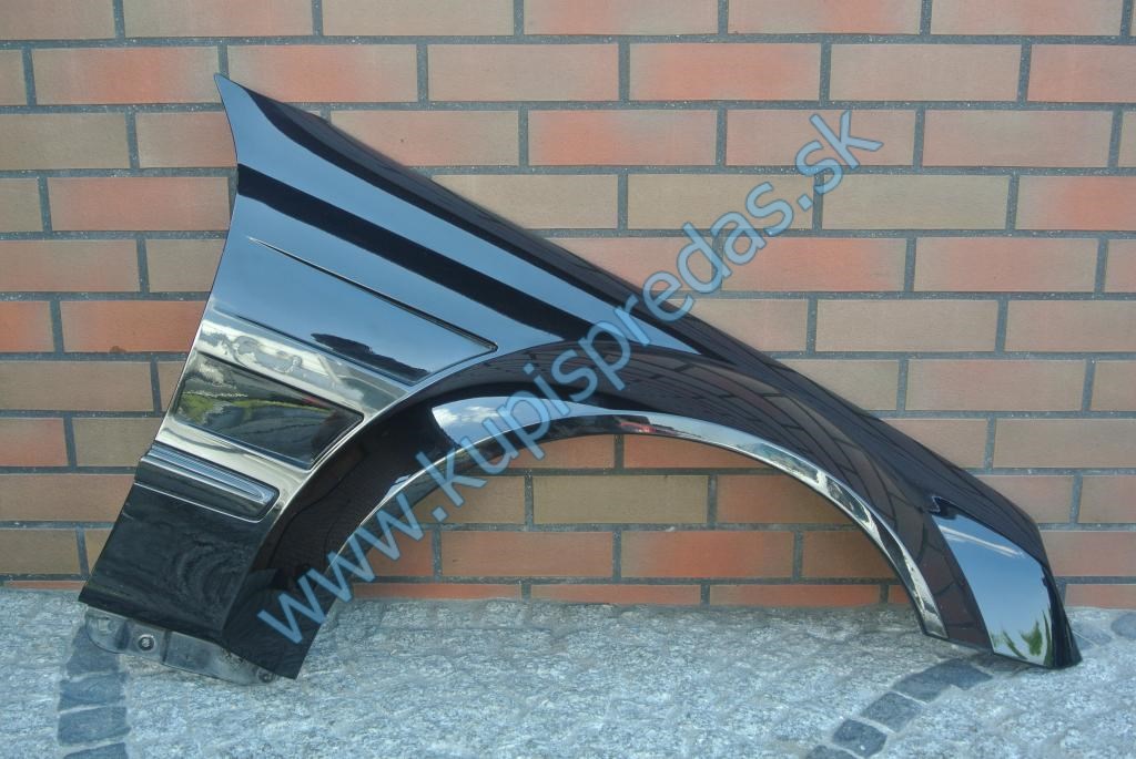 Predný pravý blatník MERCEDES CLK W209 AMG