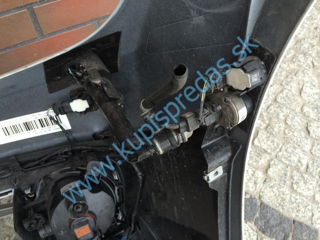 Predný nárazník s bočnými kamerami BMW F30 F31 SPORT LINE PDC