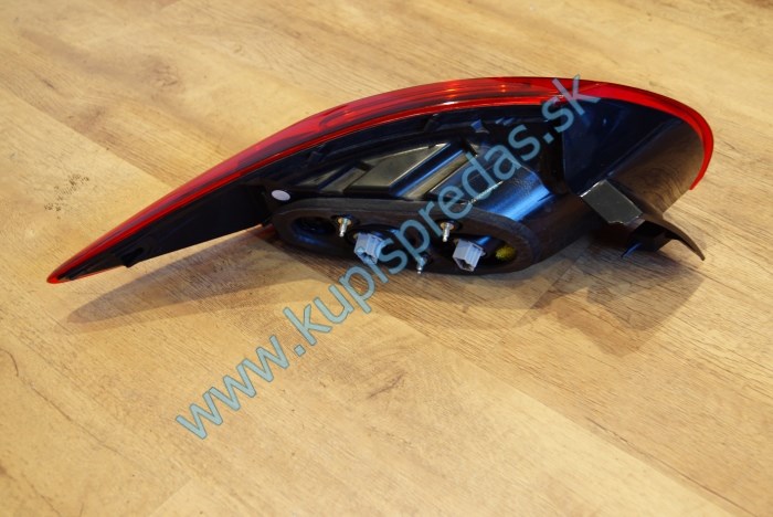 Zadné svetlo pravé MAZDA CX5  