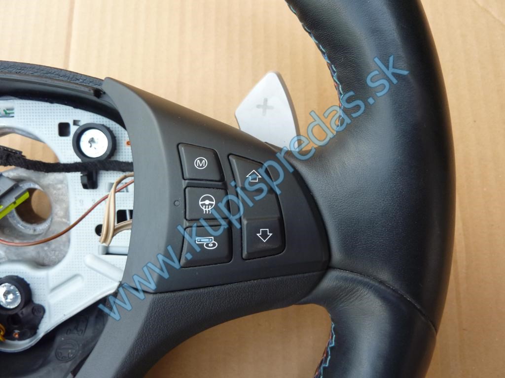 Vyhrievaný volant s lopatkami sekvenčného radenia BMW X5 E70 / X6 E71