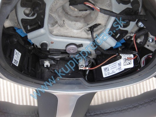 Vyhrievaný volant s lopatkami sekvenčného radenia BMW X5 F15 M-Packet 