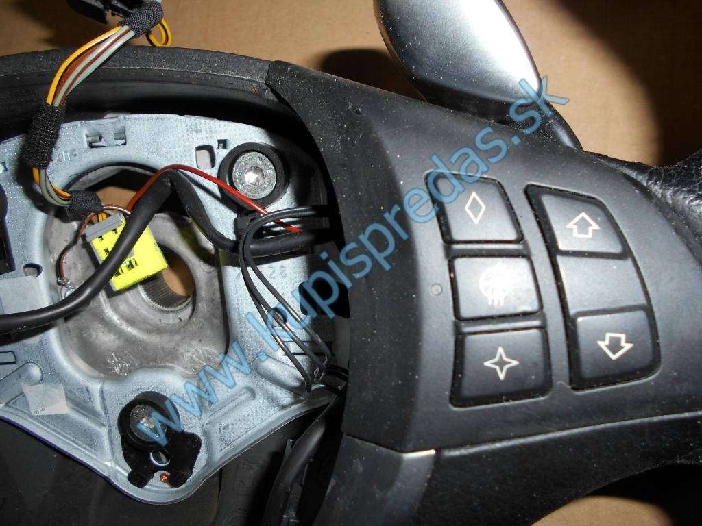 Vyhrievaný volant s lopatkami sekvenčného radenia BMW X5 E70 X6 E71