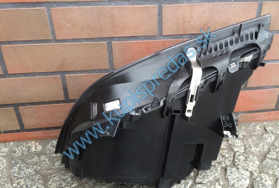 Predné pravé XENON DYNAMIC svetlo BMW 7 F01 F02 F04