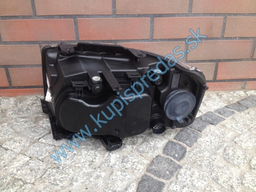 Predné pravé Xenon svetlo LAND ROVER FREELANDER 2