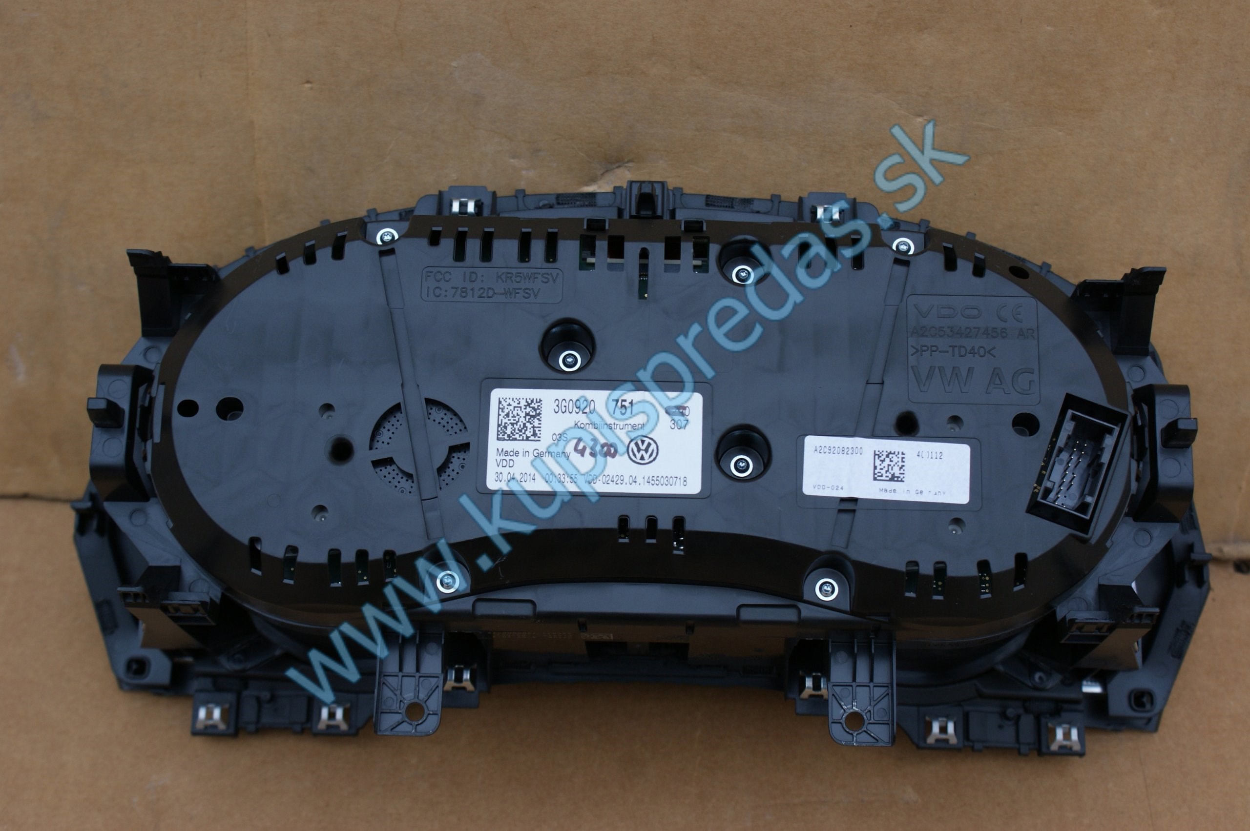 Prístrojový panel VW PASSAT B8 2.0 TDI 240k  