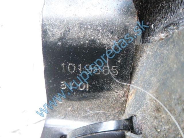 ľavý zadný  zapínač pásu na toyotu avensis T25
