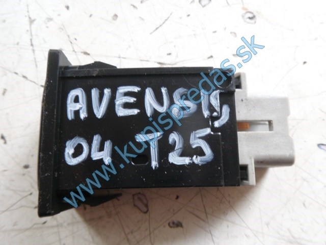 vypínač na ohrev na toyotu avensis t25, 153337