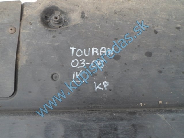 ľavý spodný plast na podvozok na vw volkswagen touran 1,9tdi, 