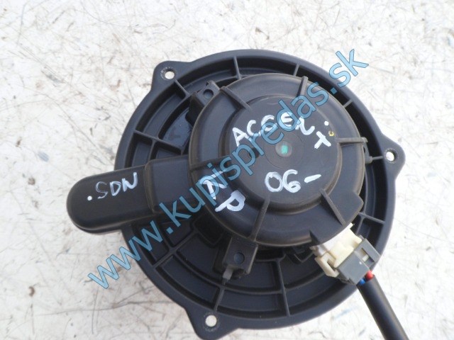 ventilátor kúrenia na hyundai accent, 97113-1E000