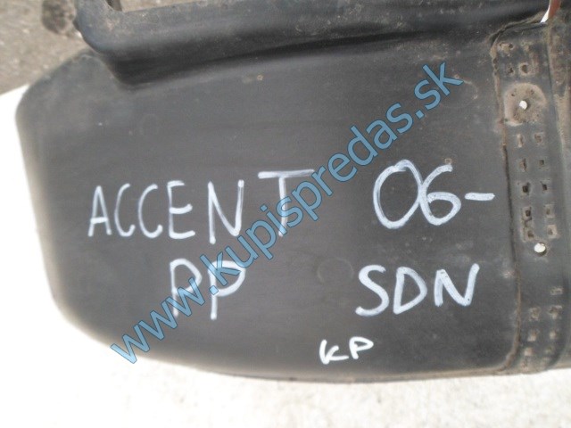 pravé predné nadkolo na hyundai accent 1,4i, 86812-1E000