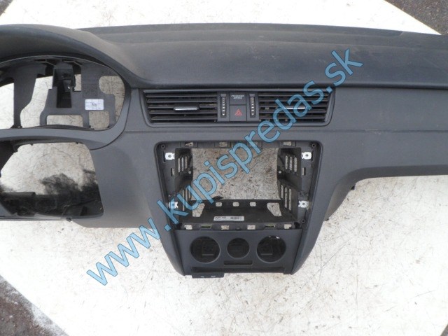 palubná doska na škodu rapid llift, 5JA857068