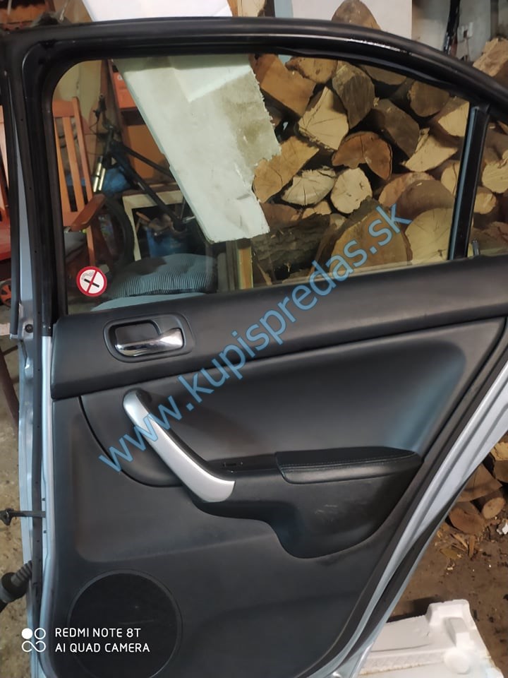 Pravostranne dvere na Passat B6 sedan