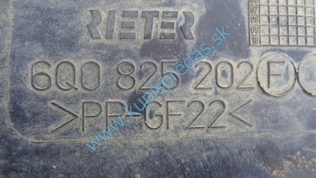 pravý plastový kryt na podvozok na vw volkswagen polo, 6Q0825202