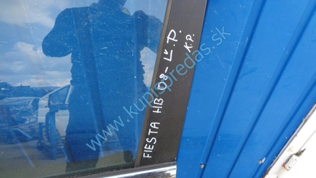 ľavé predné dvere na ford fiestu  mK7