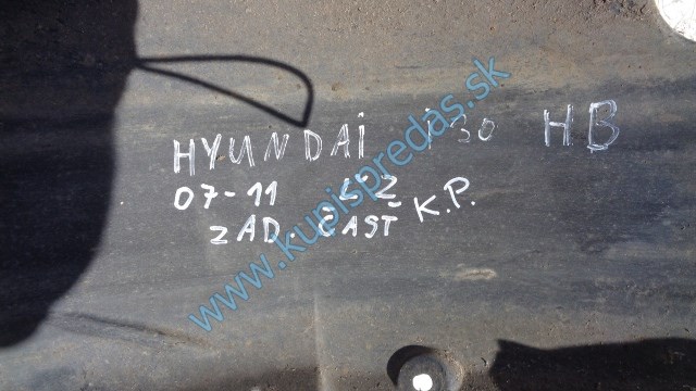 ľavý zadný podblatník na hyundai i30 HB, 86825-2R000