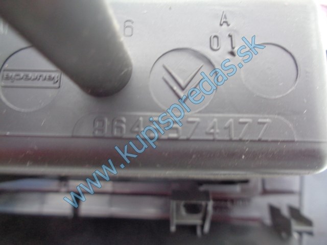 stredový rámik na citroen c3, 9643574177