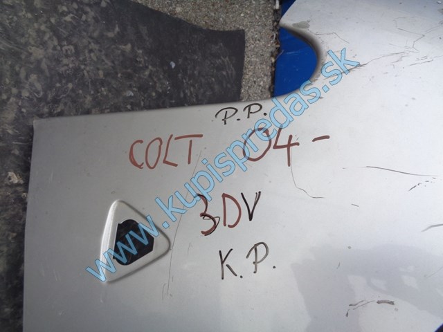 pravý predný blatník na mutsubishi colt 3oj dverovy, 
