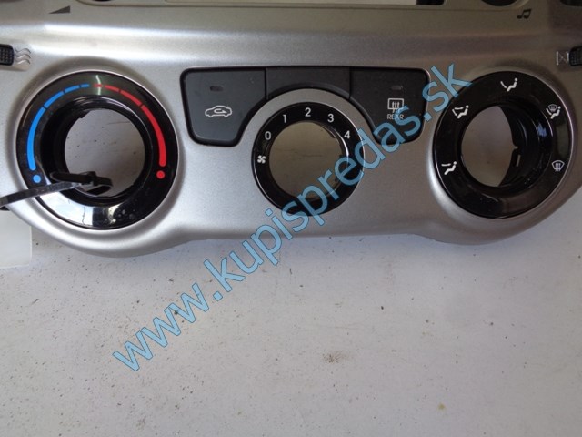 stredový panel na hyundai i20, 93750-1J5104X