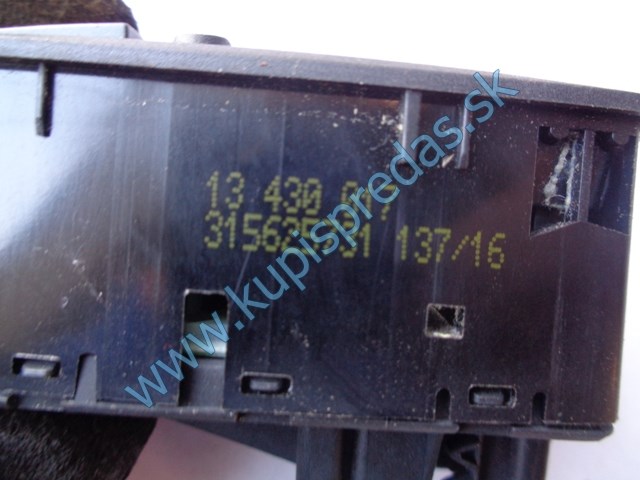 ľavý predný vypínač na otváranie okna na opel corsu E, 13430017