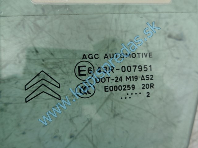 pravé predné sklo do dverí na citroen c3 II, 