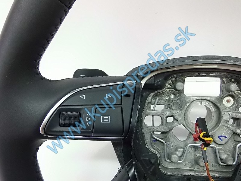 Vyhrievaný volant s lopatkami sekvenčného radenia Audi A8 4H DSG