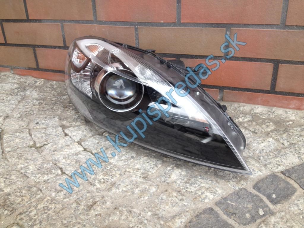 Predné pravé Xenon svetlo VOLVO V40 XC40