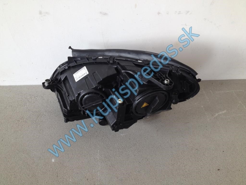 Predné pravé Xenon LED ILS svetlo MERCEDES C W204
