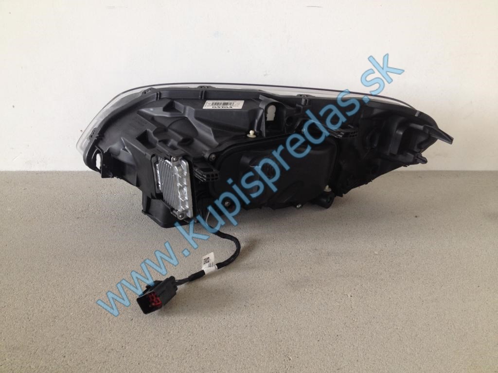 Predné pravé XENON svetlo VOLVO XC60
