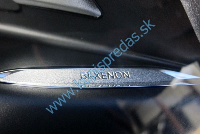 Predné pravé LED BI-XENON svetlo MERCEDES GLA W156