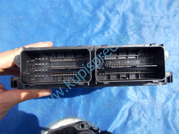 ECU riadiaca jednotka motora FORD C-MAX Mk2 HYBRID 